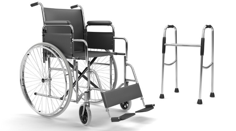 Wózek inwalidzki oraz balkonik